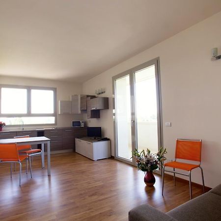 Residence Le Querce Чернуско-суль-Навильо Номер фото