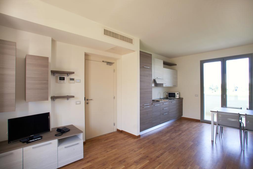 Residence Le Querce Чернуско-суль-Навильо Номер фото