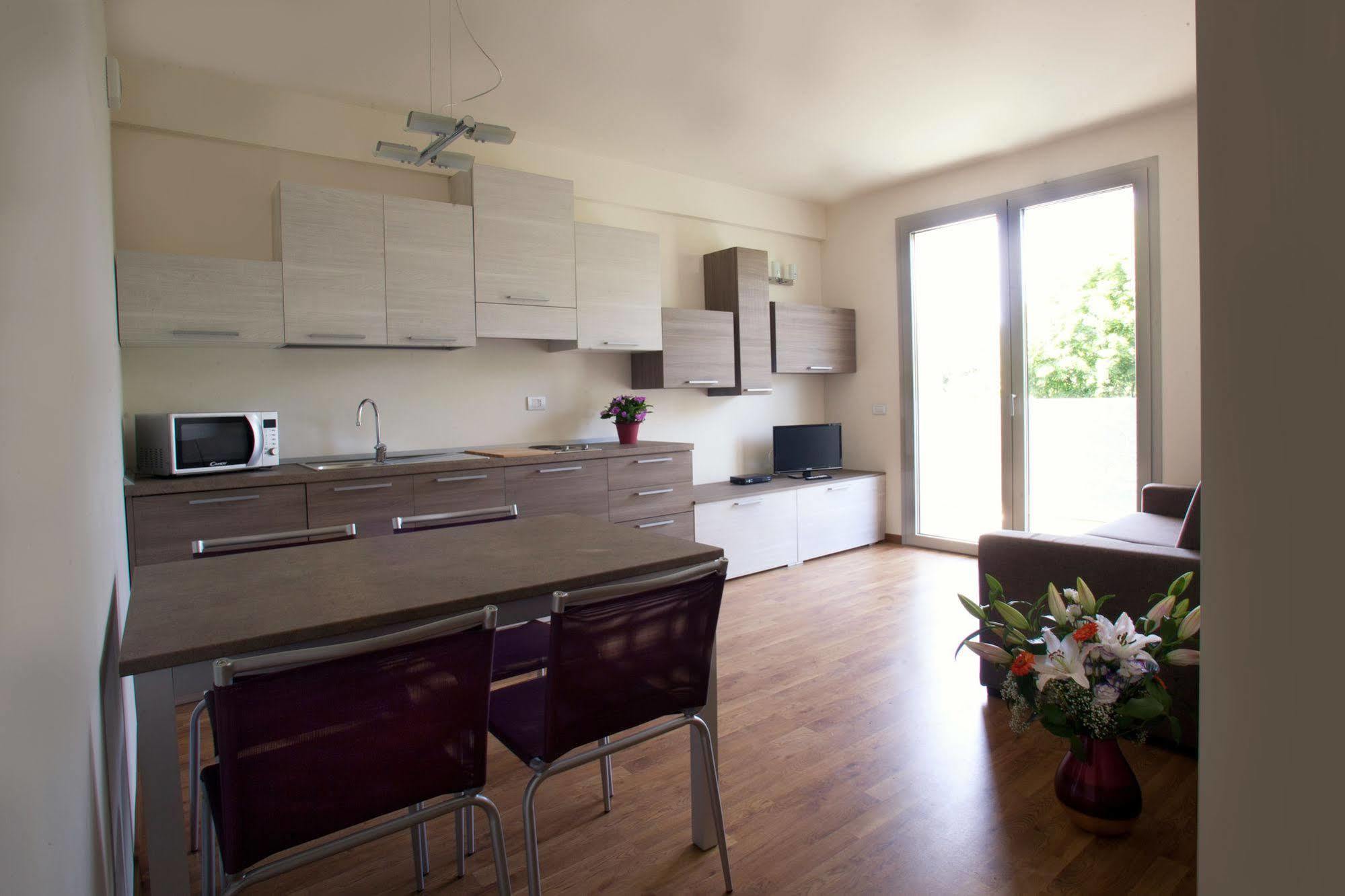 Residence Le Querce Чернуско-суль-Навильо Экстерьер фото