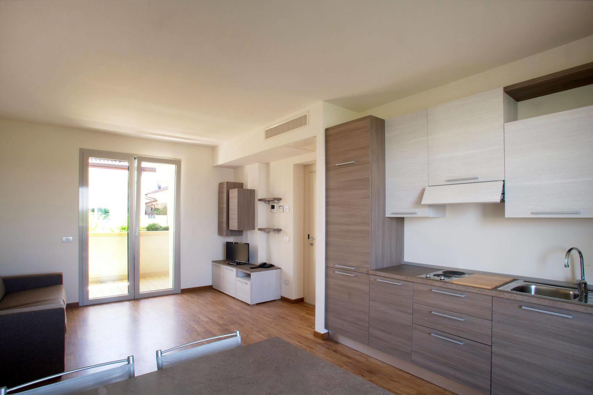 Residence Le Querce Чернуско-суль-Навильо Экстерьер фото